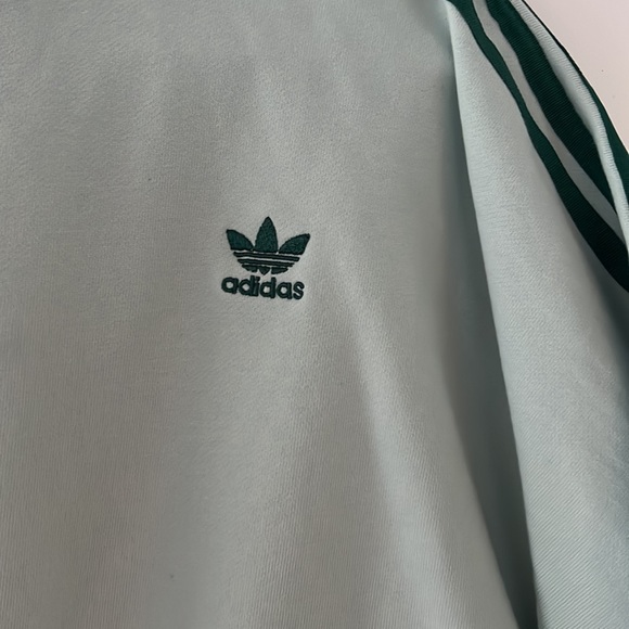 Mint/emerald green cropped hoodie - Picture 2 of 3